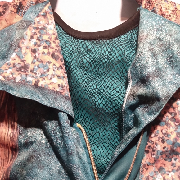 GUC Disney Descendants(?) Costume 4-6x kids - Picture 7 of 12